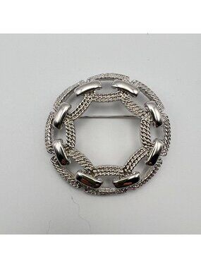 Silver Tone Interlocking Rope Circle Brooch Pin 2" Textured Openwork Modernist